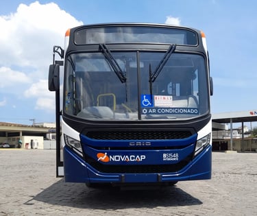 ônibus 0km Novacap 2024 na garagem da empresa