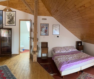 Fandiks' Room - click for details
