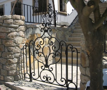 Portillon en métal fer forgé noir