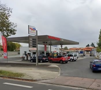 L'entrée de la station Total du Garage des Sablières à Niort
