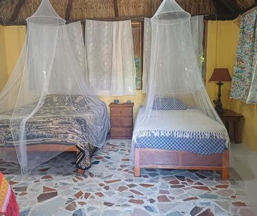 vista interior de mayan bungalow tradicional en chichen itza