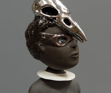 Agnės Šemberaitės keramikinės damų skulptūros