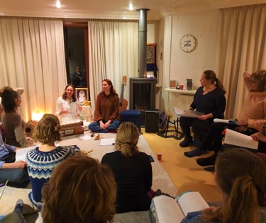 Samen mantra's zingen voor innerlijke vrede