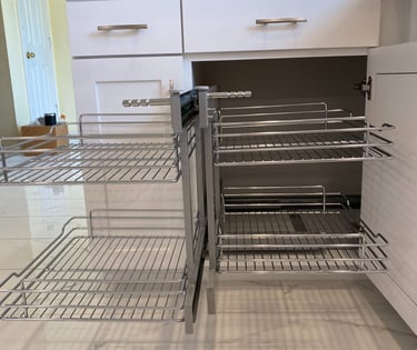 Blind corner cabinet rack