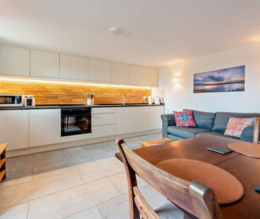 The fully equipped kitchen has everything you need for relaxing breaks for couples.