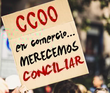 Cartel: CCOO en comercio merecemos conciliar