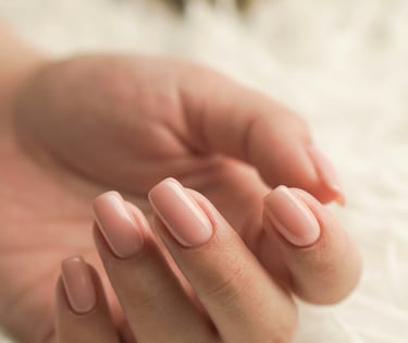 Soins ongles réalisés à l’institut Fée Pour Vous à Roquefort près d’Agen