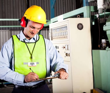 Periyodik kontrol süreciyle işletmelerde ekipman ve ortam güvenliğini sağlama hizmeti sunuyoruz.