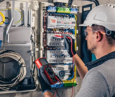 Topraklama ölçümü ekipmanı, elektrik tesisatı güvenliği ve kaçak akım koruması için gösteriliyor