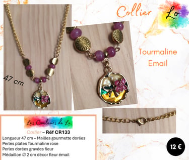 Collier doré Tourmaline rose perles gravées médaillon fleur émail Les Couleurs de Lo