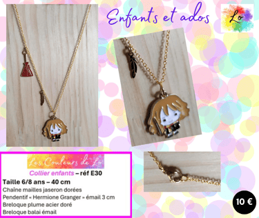 Collier doré pendentif Hermione Granger émail plume acier doré balai émail Les Couleurs de Lo