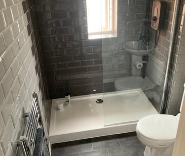 new shower tray fitted by axm in worcestershire