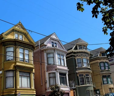 Image of buildings in the style of Art Deco architecture in the city of San Francisco in the EUA