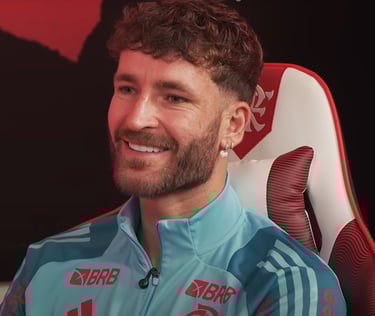 Léo Pereira em entrevista à FLAMENGO TV, no MENGOCAST.