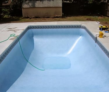 Remplissage du liner de piscine 66