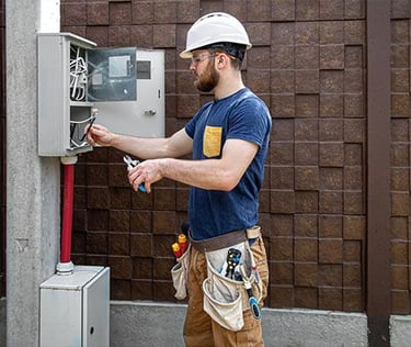 "Muratpaşa'da elektrik güç artırımı hizmeti sağlayan Zed Elektrik Mühendislik."