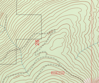 Mapa com curvas de nível.
