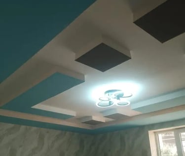 Spušteni plafon sa više elemenata, Sankt-Peterburg