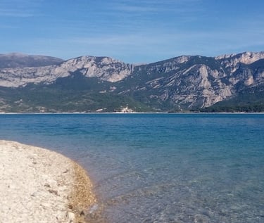 Lac de Sainte Croix et son aspect lagon