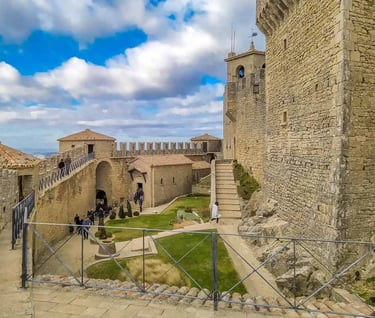 Piazza della Libertà San Marino, Monumento stato, Repubblica di san Marino
