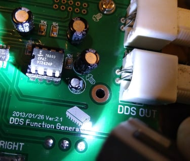 ICL7660S socketed on DDS fuction generator board