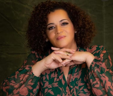 mulher posando para foto