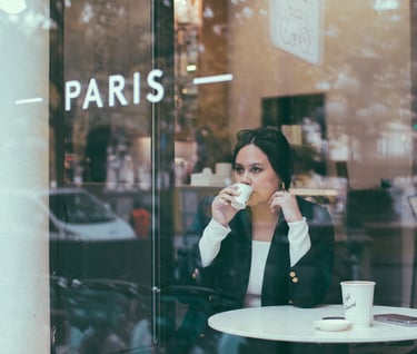 Photographe à Paris, spécialisée en photos de grossesse, nouveau-nés, familles et corporate