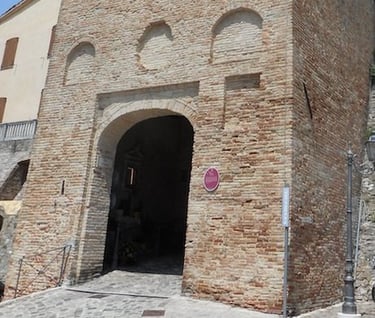 Porta ingresso principale Rocca Montefiore Conca, Rocca malatestiana, Eventi Rimini, Rocca di Luna