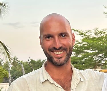 Hedy, l'un des fondateur de Kadiamor et Zoom Sene le parrain artistique de l'association.