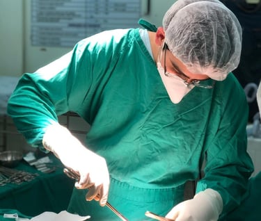 Realizando procedimento cirúrgico. Hernia / Pedra na vesícula 