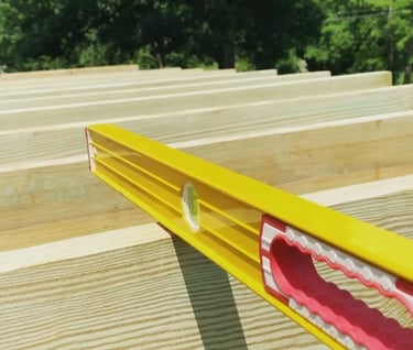 level deck using adjustable deck supports