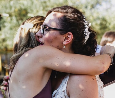 Jennie Johansson Music Thank You Hug with Customer