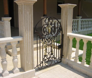 Portillon en métal fer forgé noir et or doré