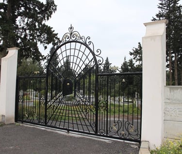 İskenderun Asri Mezarlığı Giriş Kapısı fer forje
