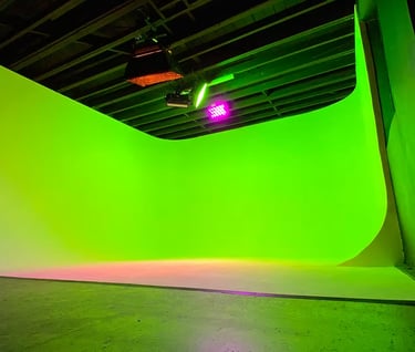 White cyc wall room at Grayfox Studios with seamless background and customizable lighting