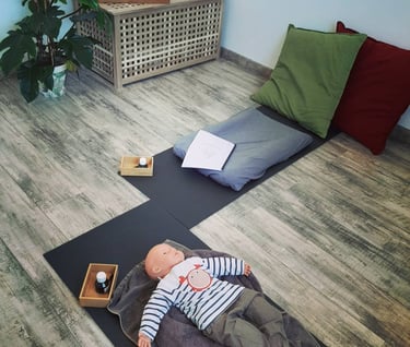 Préparation d'un atelier de massage bébé