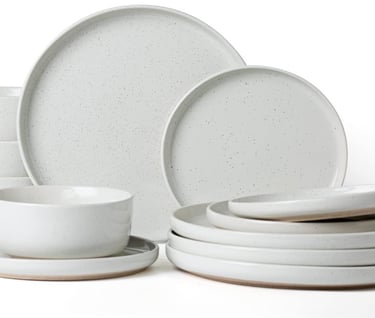 white dinner plates