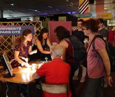 Semer des graines de scientifiques au stand d'UPC du festival double science