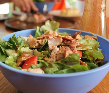 Ensalada de pollo fácil y deliciosa