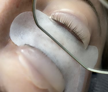 eye while lashlift