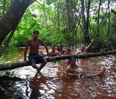 Fervedouro, fazenda rio vermelho,  ecoturismo Mambaí , turismo aventura , Lagoa do Léo