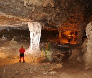 Visitemambai.com.br - Caverna Lapa das Dores