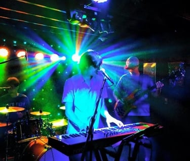 live musicians playing music