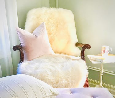 Dreamy Accent Chair Sheep Hide Pink Pillow