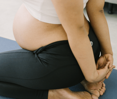 séance de préparation à la naissance en yoga prénatal sage femme paris 6ème arrondissement