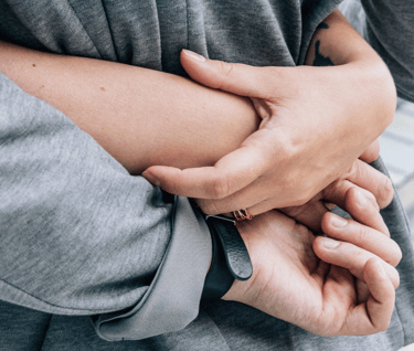 soutien du père en post partum durant une consultation avec une sage femme à paris