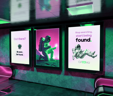 Werbeposter in der U-Bahnstation Groovu