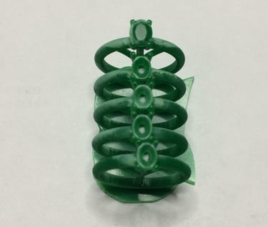 Vista superior Impresion 3D Anillo de Compromiso Solitario Corte Ovalo diferentes calibres