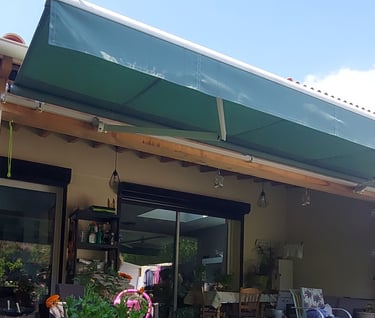 Store à bras à Carnoux