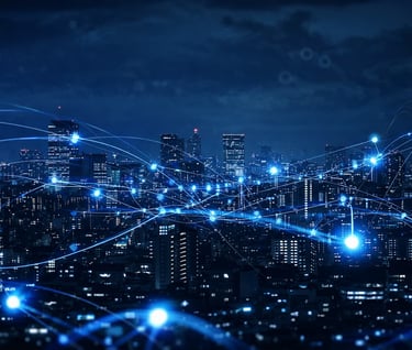 Redes digitales conectando una ciudad global de noche, representación de gobernanza tecnológica